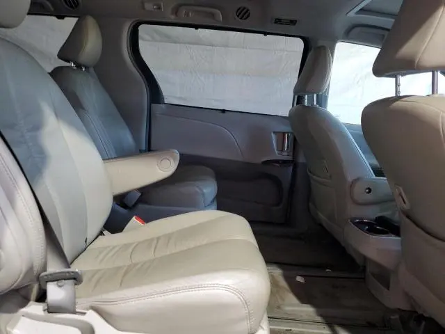 2012 TOYOTA SIENNA XLE  
