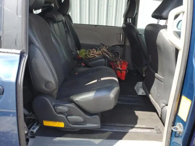 2011 TOYOTA SIENNA SPORT  