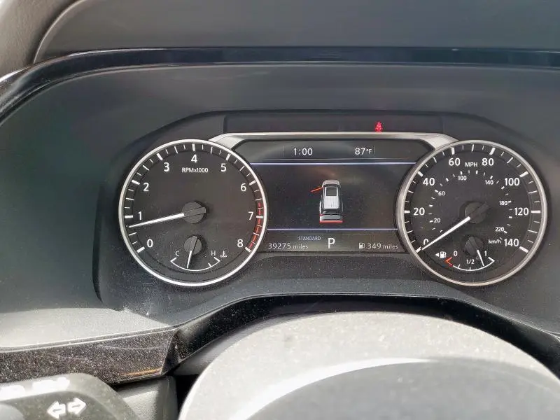 2022 NISSAN PATHFINDER SL  