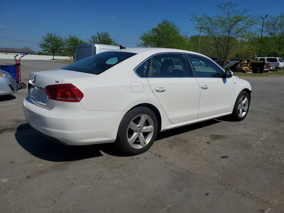 2014 VOLKSWAGEN PASSAT S  