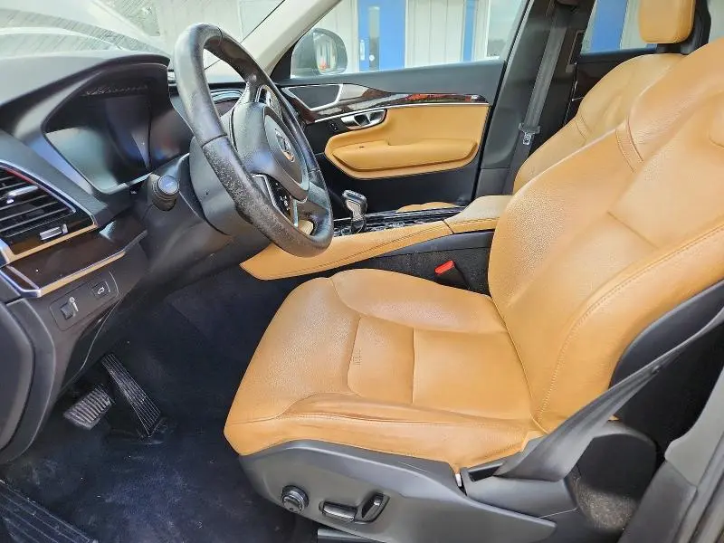 2016 VOLVO XC90 T6  