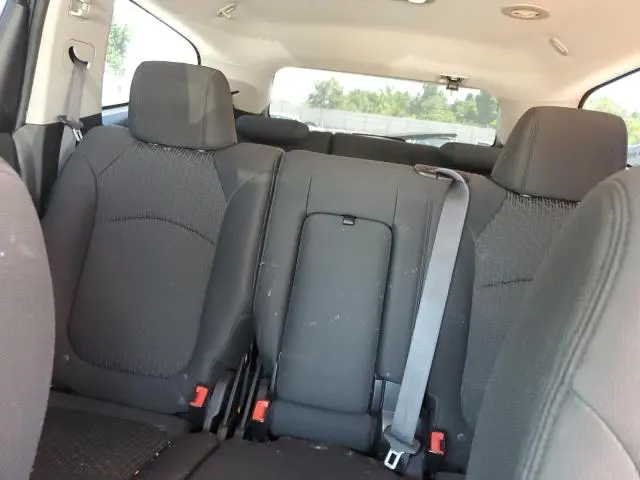 2010 CHEVROLET TRAVERSE LT  