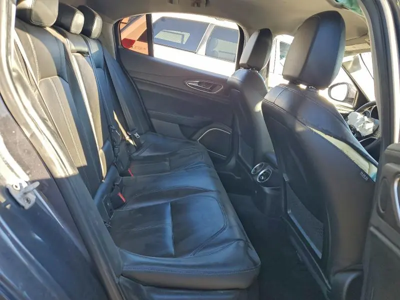 2017 ALFA ROMEO GIULIA TI  