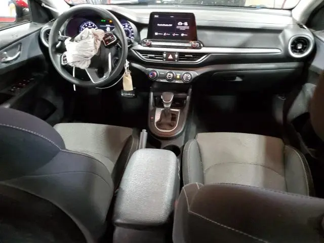 2023 KIA FORTE LX  