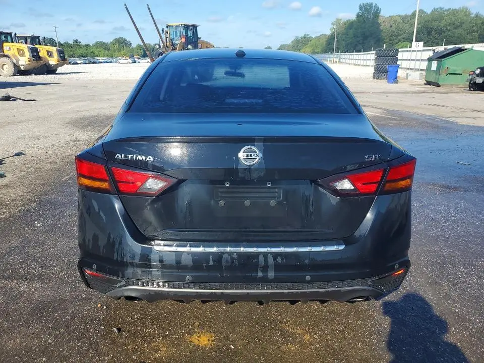 2021 NISSAN ALTIMA SR  