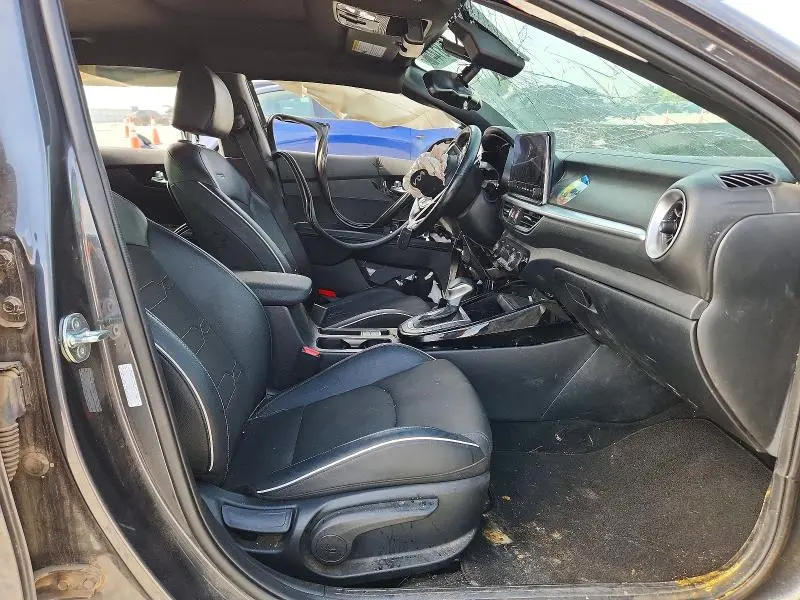 2024 KIA FORTE GT LINE  