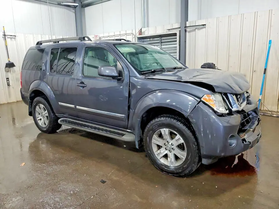 2011 NISSAN PATHFINDER S  