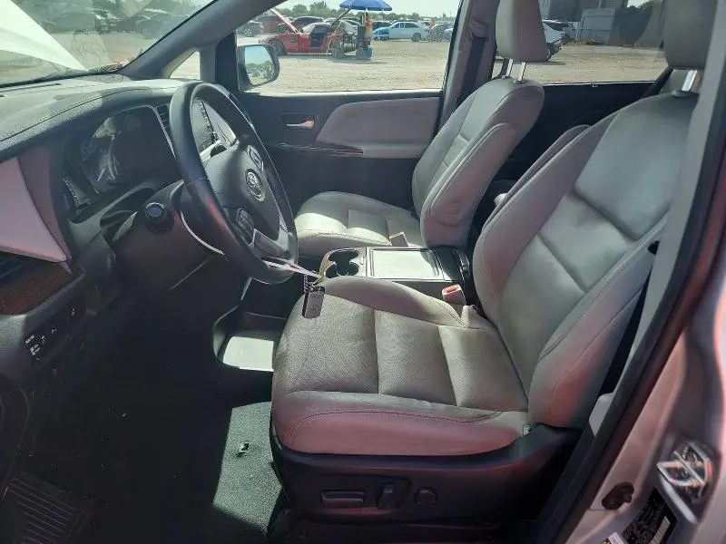 2019 TOYOTA SIENNA LIMITED 7-PASSENGER  