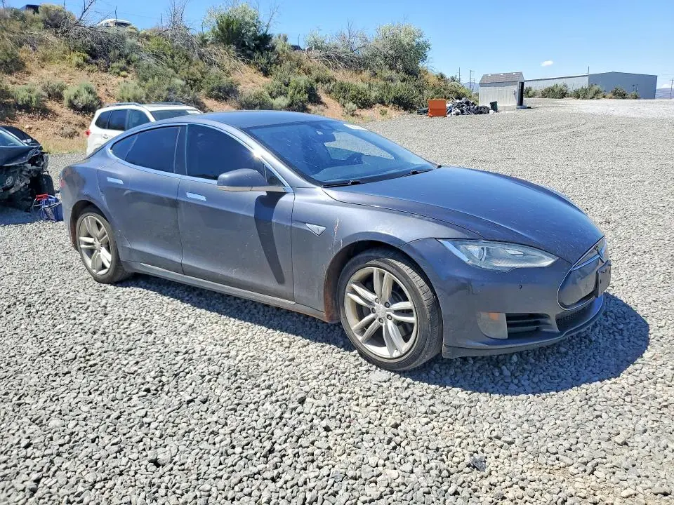 2015 TESLA MODEL S   