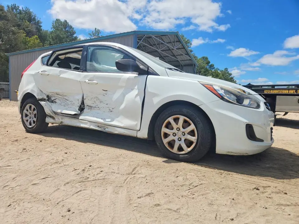 2012 HYUNDAI ACCENT GS  