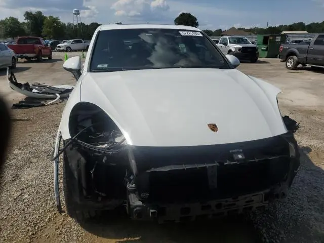 2017 PORSCHE CAYENNE   