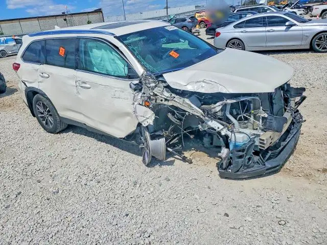 2019 TOYOTA HIGHLANDER XLE  