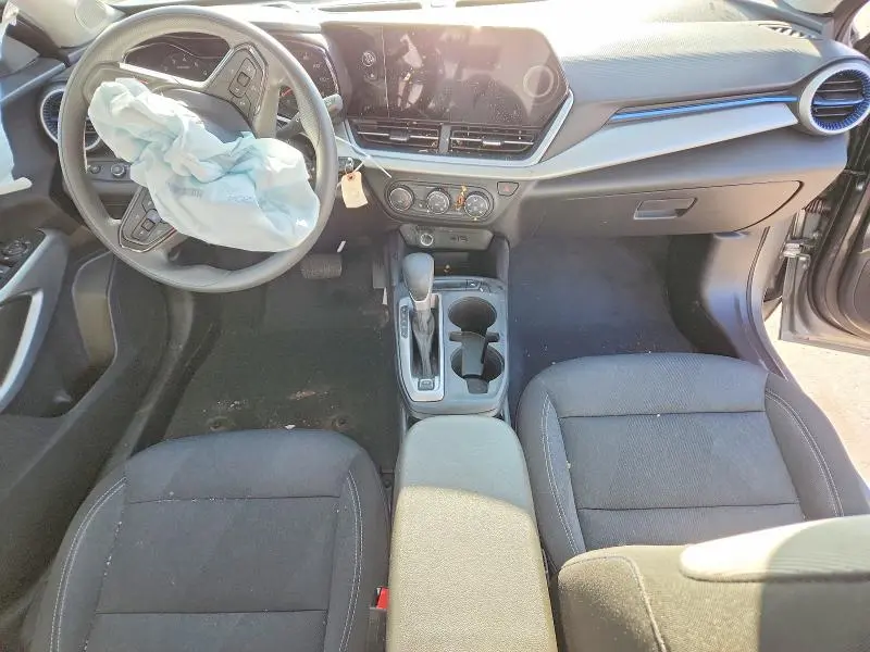 2025 CHEVROLET TRAX LS  