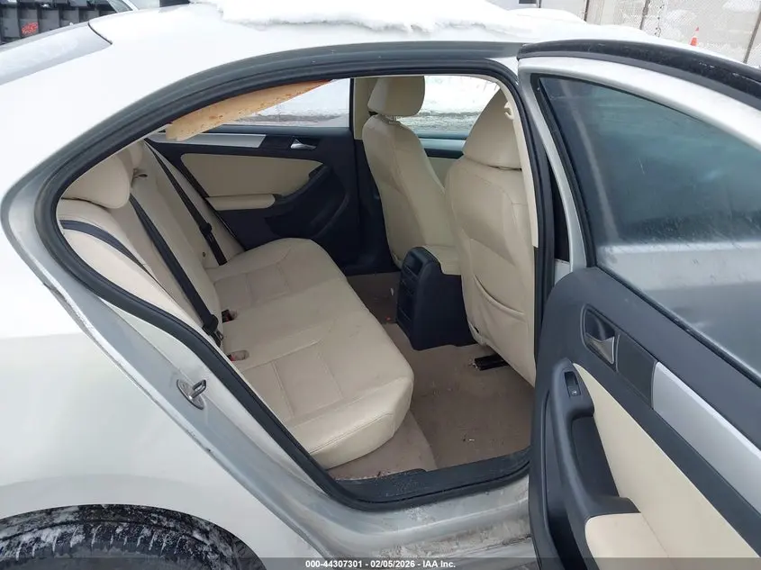 2011 VOLKSWAGEN JETTA 2.0L TDI