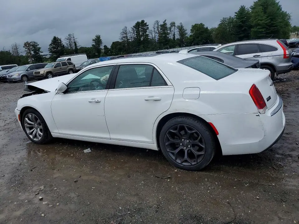 2017 CHRYSLER 300 LIMITED  