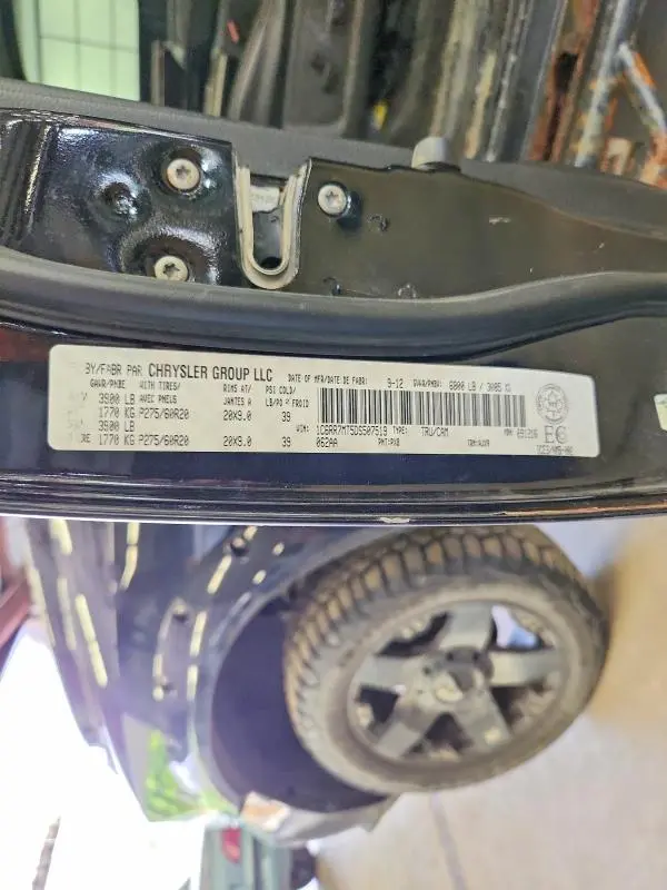 2013 RAM 1500 SPORT  