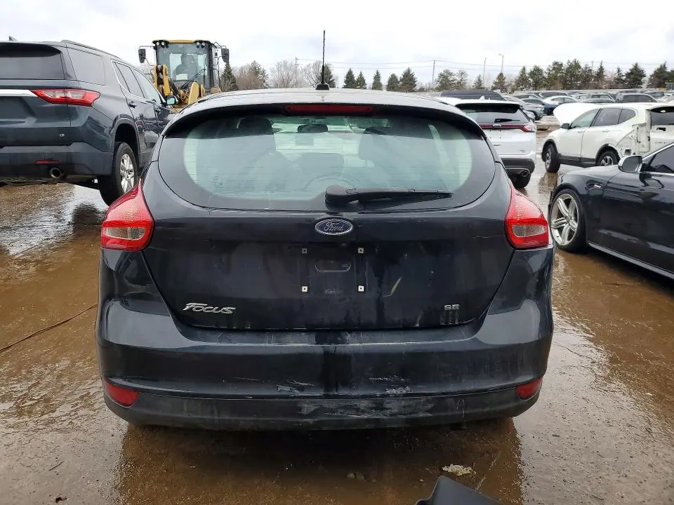 2017 FORD FOCUS SE  