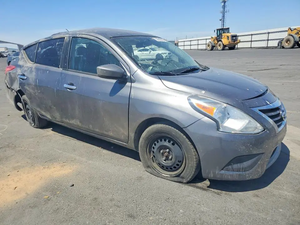 2018 NISSAN VERSA SV  
