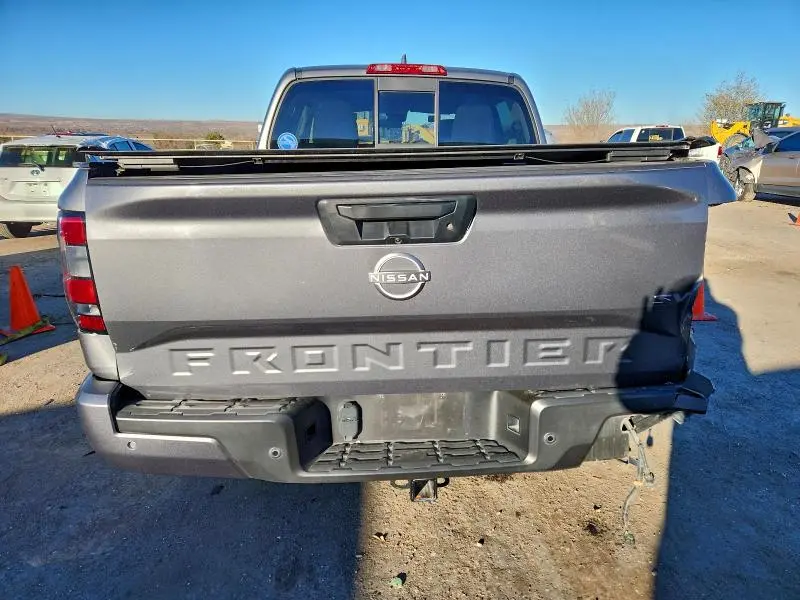 2022 NISSAN FRONTIER S  