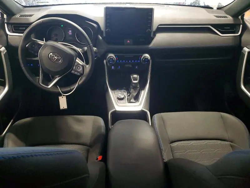2022 TOYOTA RAV4 SE  
