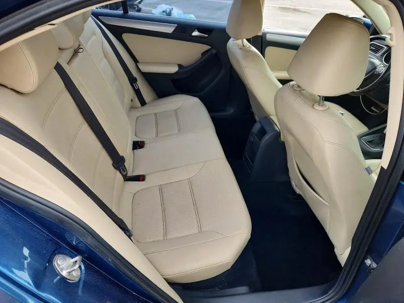 2017 VOLKSWAGEN JETTA SE  