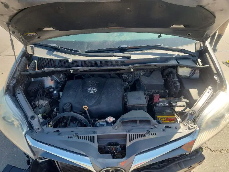 2019 TOYOTA SIENNA XLE 8-PASSENGER  