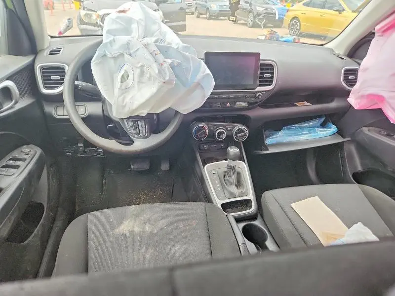 2024 HYUNDAI VENUE SE  