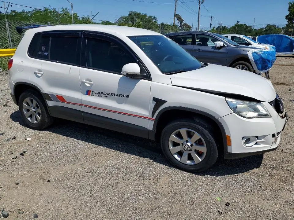 2010 VOLKSWAGEN TIGUAN S  