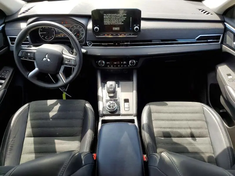 2024 MITSUBISHI OUTLANDER SE  