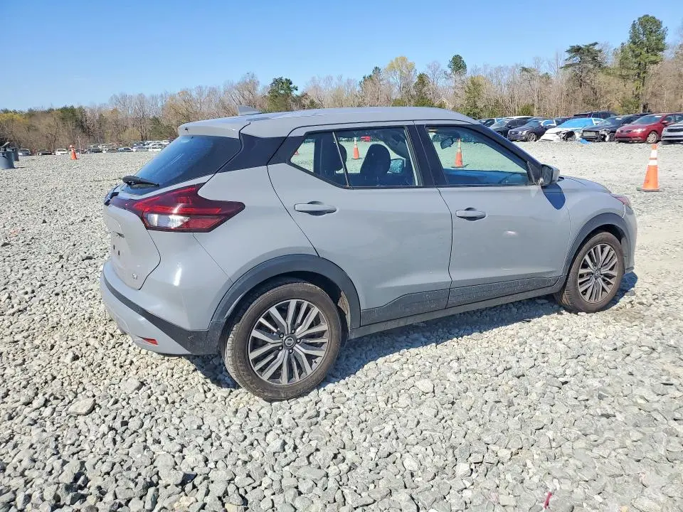 2021 NISSAN KICKS SV  