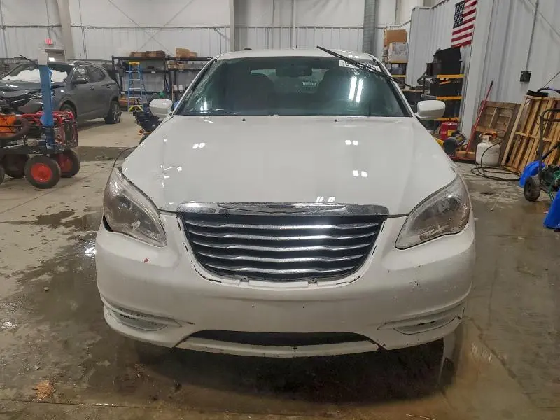 2013 CHRYSLER 200 LX  