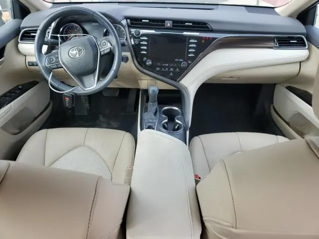 2020 TOYOTA CAMRY XLE  