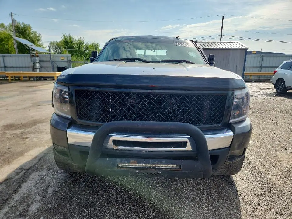 2011 CHEVROLET SILVERADO K1500 LT  