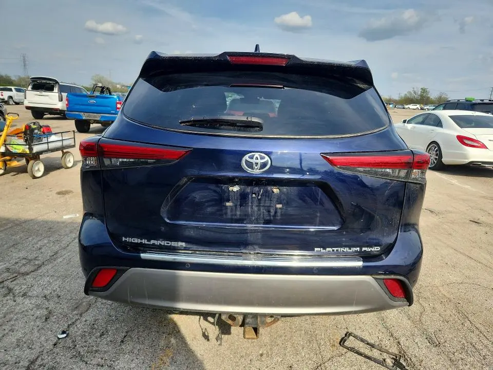 2022 TOYOTA HIGHLANDER PLATINUM  