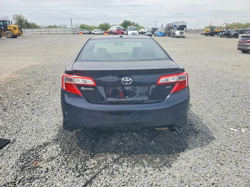 2012 TOYOTA CAMRY SE  