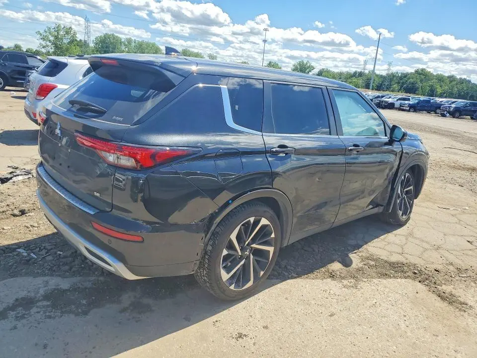 2024 MITSUBISHI OUTLANDER SE  
