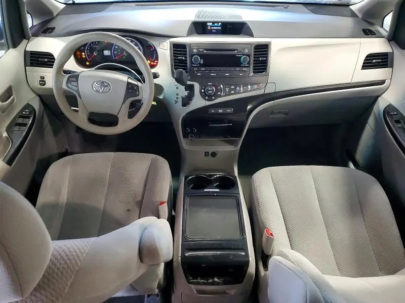 2014 TOYOTA SIENNA LE  