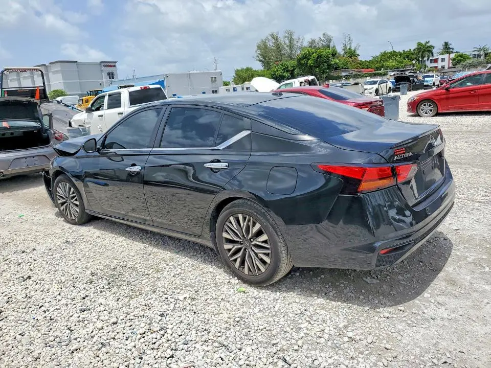 2023 NISSAN ALTIMA SV  