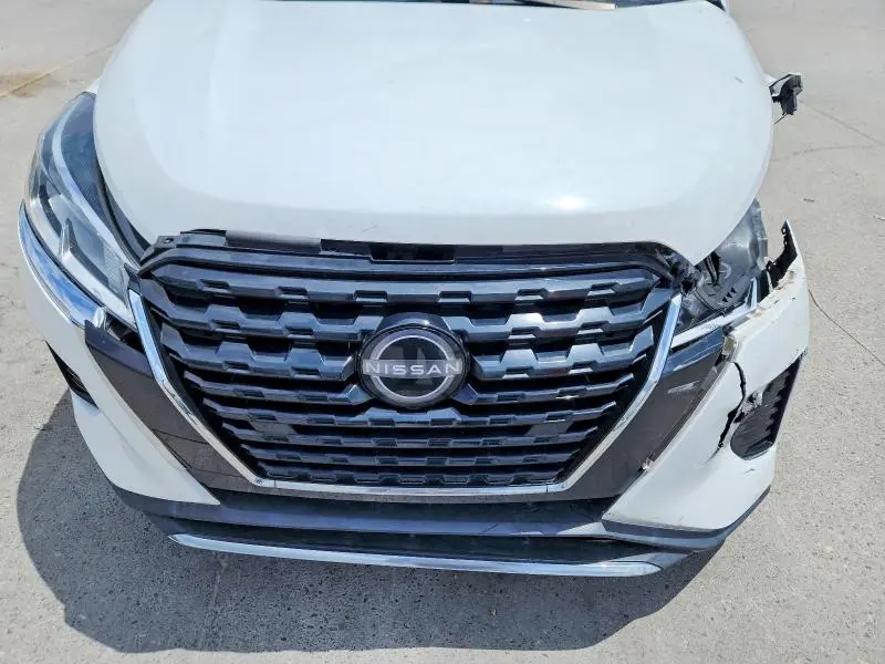 2022 NISSAN KICKS SV  