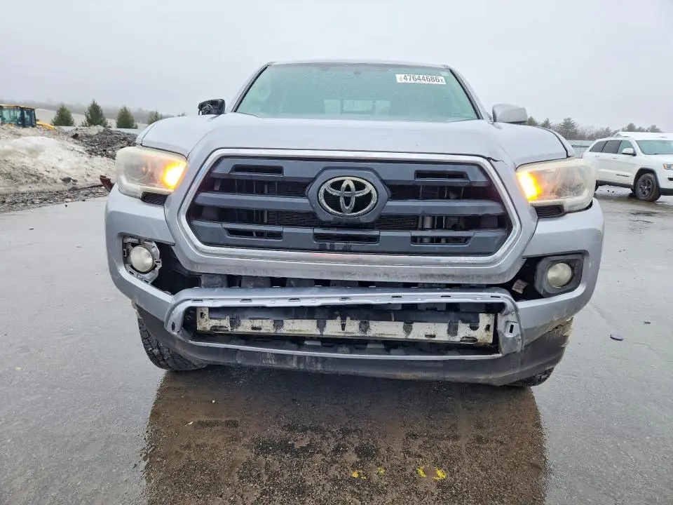 2017 TOYOTA TACOMA SR5  