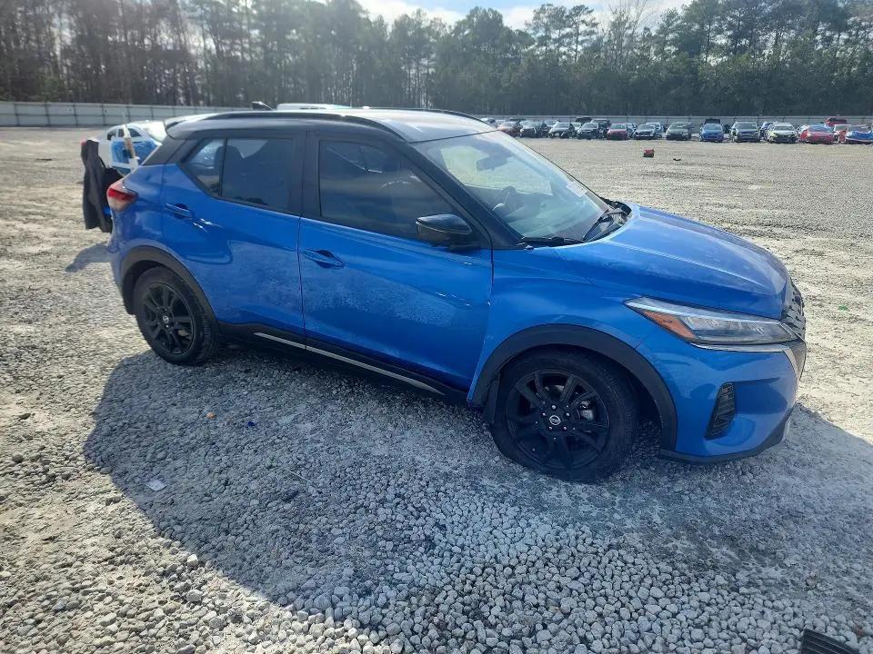 2021 NISSAN KICKS SR  