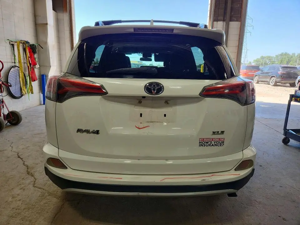 2016 TOYOTA RAV4 XLE  
