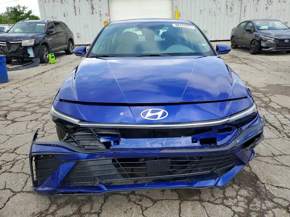 2025 HYUNDAI ELANTRA SEL  