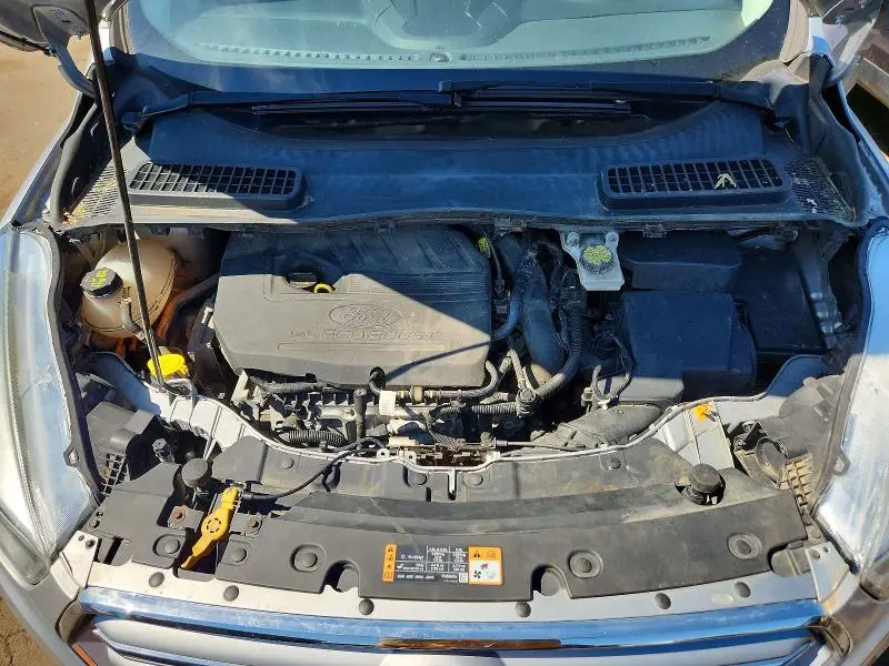 2017 FORD ESCAPE SE  