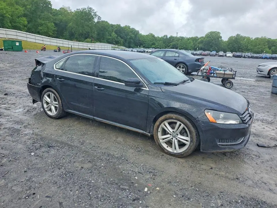 2013 VOLKSWAGEN PASSAT SE  