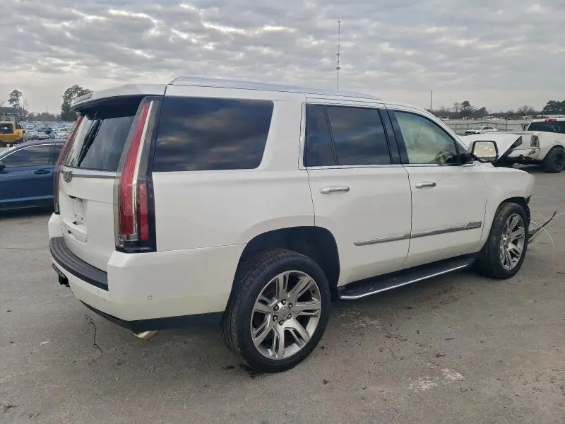 2017 CADILLAC ESCALADE LUXURY  