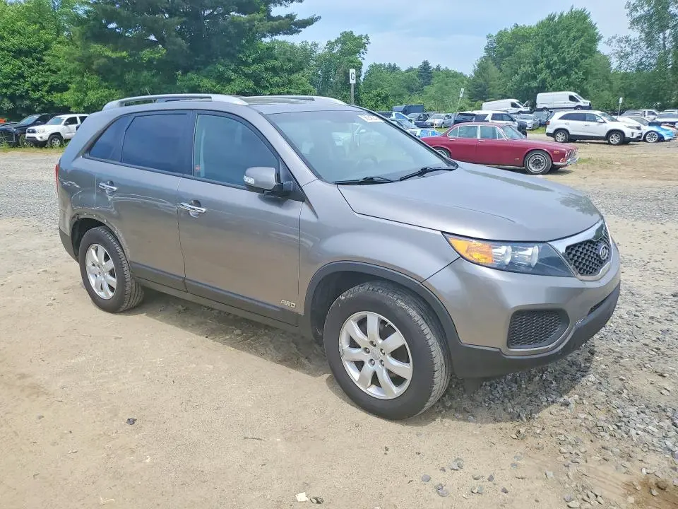 2013 KIA SORENTO LX  