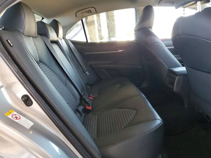 2018 TOYOTA CAMRY SE  