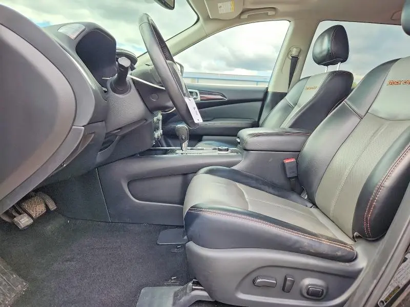2019 NISSAN PATHFINDER SL  