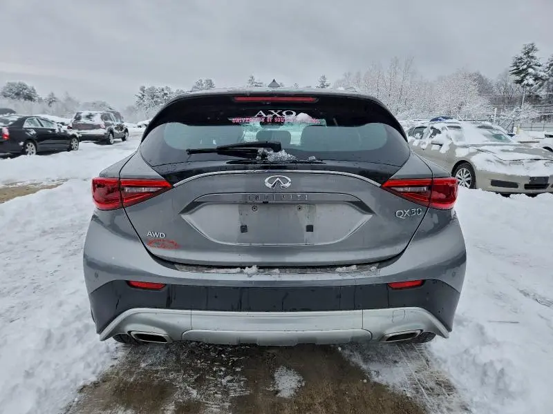 2017 INFINITI QX30 BASE  